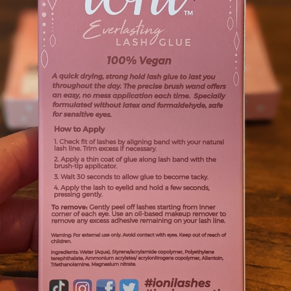 IONI  3D Faux Mink Eye Lashes & Lash Glue - Picture 5 of 5